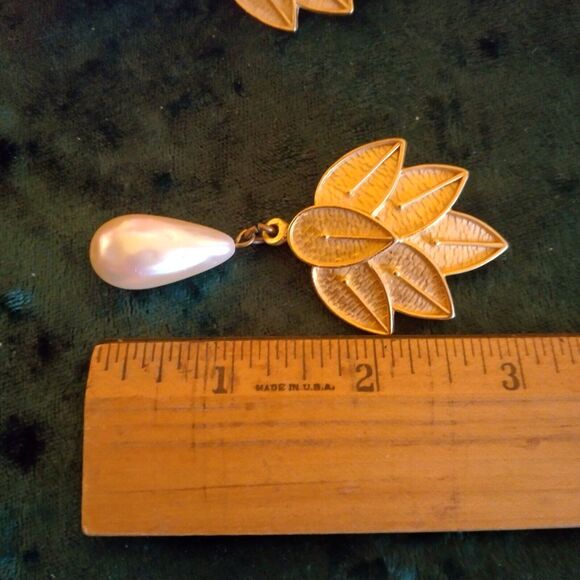 Coraline Made in USA designer runway earrings faux pearl large 3 inches by 1 1/2 - Picture 7 of 10